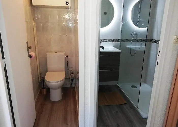 Agreable Avec Parking Dans Arboree Tres Calme *