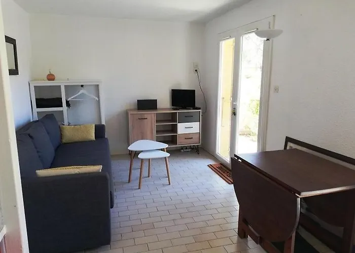 Agreable Avec Parking Dans Arboree Tres Calme Appartement *